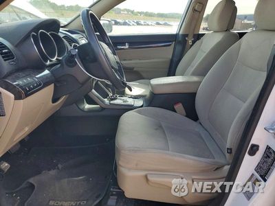 Zdjęcie 7 z 13 samochodu: 2013 KIA SORENTO LX VIN:5XYKTDA23DG353730 - miniatura