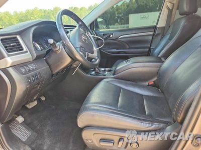 Zdjęcie 7 z 13 samochodu: 2018 TOYOTA HIGHLANDER LIMITED PLATINUM VIN:5TDDZRFH0JS871634 - miniatura