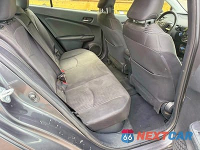 Zdjęcie 6 z 10 samochodu: 2016 TOYOTA PRIUS TWO VIN:JTDKBRFU6G3013653 - miniatura