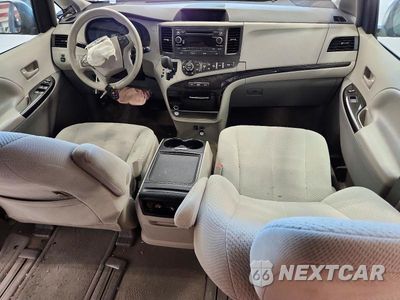 Zdjęcie 8 z 13 samochodu: 2013 TOYOTA SIENNA LE VIN:5TDJK3DC7DS062518 - miniatura
