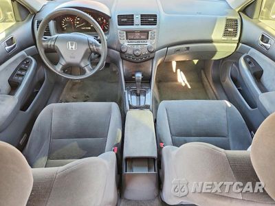 Zdjęcie 8 z 12 samochodu: 2006 HONDA ACCORD SE VIN:1HGCM563X6A164019 - miniatura