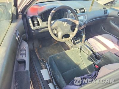 Zdjęcie 8 z 12 samochodu: 2006 HONDA ACCORD VALUE VIN:1HGCM56106A013639 - miniatura