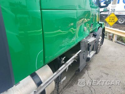 Zdjęcie 14 z 14 samochodu: 2018 VOLVO VNL SEMI TRUCK VIN:4V4NC9EH9JN895433 - miniatura