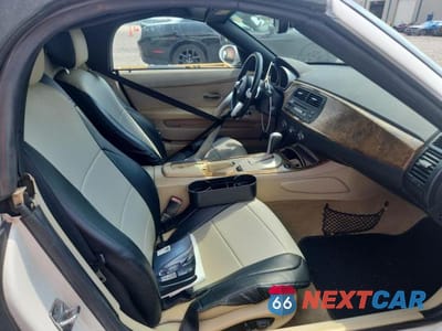 Zdjęcie 10 z 12 samochodu: 2008 BMW Z4 3.0 VIN:4USBU33578LW75323 - miniatura