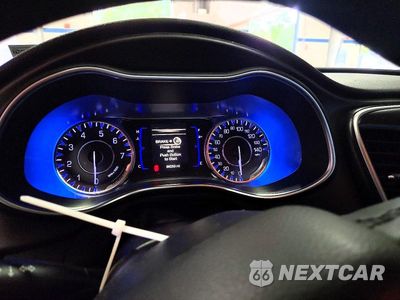 Zdjęcie 9 z 12 samochodu: 2016 CHRYSLER 200 LIMITED VIN:1C3CCCAB2GN137349 - miniatura