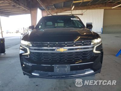 Piąte zdjęcie samochodu w środku: 2022 CHEVROLET SUBURBAN C1500 LS VIN:1GNSCBED6NR359323 - miniatura