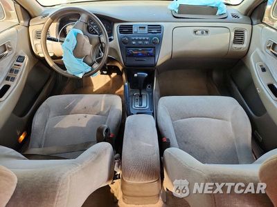 Zdjęcie 8 z 12 samochodu: 2001 HONDA ACCORD LX VIN:JHMCG66531C008364 - miniatura