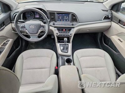 Zdjęcie 8 z 12 samochodu: 2017 HYUNDAI ELANTRA SE VIN:5NPD84LF9HH091057 - miniatura