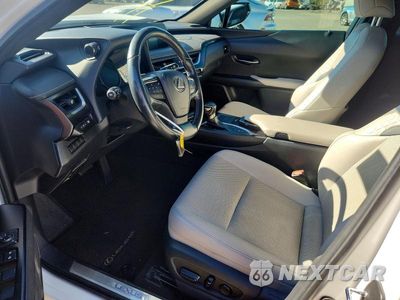 Zdjęcie 7 z 12 samochodu: 2019 LEXUS UX 250H VIN:JTHU9JBH1K2000711 - miniatura