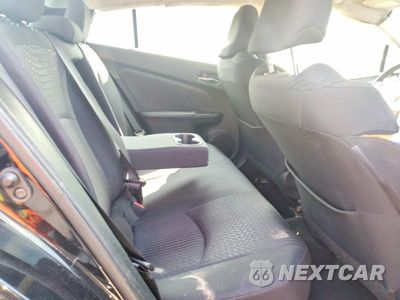 Zdjęcie 10 z 12 samochodu: 2018 TOYOTA PRIUS THREE VIN:JTDKARFU6J3552753 - miniatura