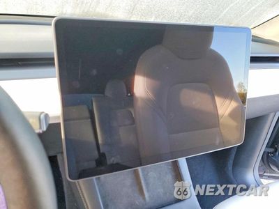 Zdjęcie 9 z 12 samochodu: 2025 TESLA MODEL Y VIN:7SAYGAEE1SF240593 - miniatura