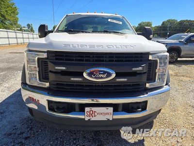 Piąte zdjęcie samochodu w środku: 2019 FORD F550 SUPER DUTY VIN:1FD0W5HT1KEF23314 - miniatura