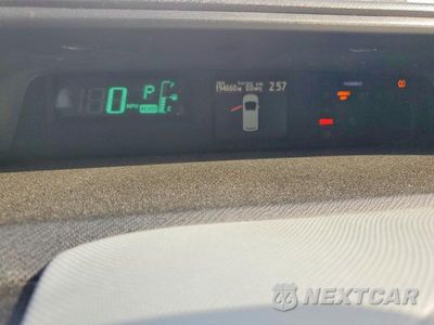Zdjęcie 9 z 12 samochodu: 2012 TOYOTA PRIUS C THREE VIN:JTDKDTB37C1022937 - miniatura