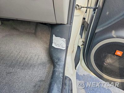 Zdjęcie 12 z 13 samochodu: 2007 TOYOTA RAV4 LIMITED VIN:JTMBD31V075101058 - miniatura