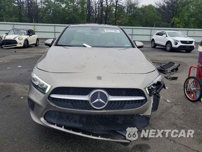 Piąte zdjęcie samochodu w środku: 2019 MERCEDES-BENZ A 220 4MATIC VIN:WDD3G4FB6KW026553 - miniatura