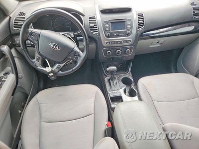 Zdjęcie 8 z 13 samochodu: 2015 KIA SORENTO LX VIN:5XYKT4A64FG559841 - miniatura