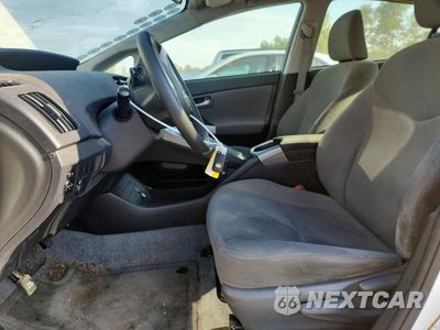Zdjęcie 7 z 12 samochodu: 2015 TOYOTA PRIUS TWO VIN:JTDKN3DU3F0482951 - miniatura