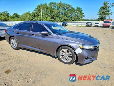 Czwarte zdjęcie samochodu z boku: 2018 HONDA ACCORD LX VIN:1HGCV1F17JA086442 - miniatura