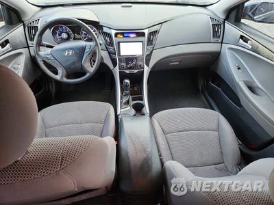 Zdjęcie 8 z 12 samochodu: 2012 HYUNDAI SONATA GLS VIN:5NPEB4AC4CH352201 - miniatura
