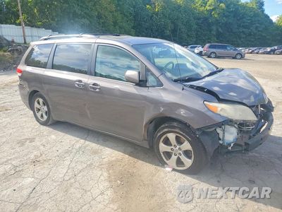 Czwarte zdjęcie samochodu z boku: 2013 TOYOTA SIENNA LE VIN:5TDKK3DC1DS364276 - miniatura