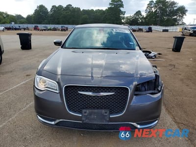 Piąte zdjęcie samochodu w środku: 2015 CHRYSLER 300 LIMITED VIN:2C3CCAAG6FH781184 - miniatura