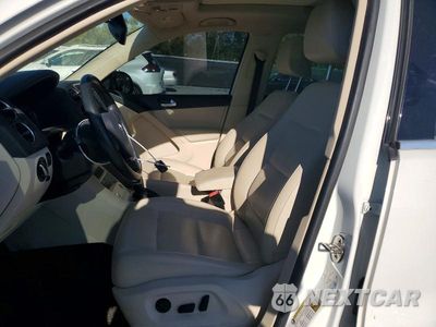 Zdjęcie 7 z 12 samochodu: 2017 VOLKSWAGEN TIGUAN WOLFSBURG VIN:WVGSV7AX0HK011882 - miniatura