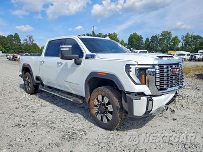 Czwarte zdjęcie samochodu z boku: 2025 GMC SIERRA K2500 DENALI VIN:1GT4URE7XSF157857 - miniatura
