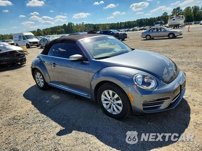 Czwarte zdjęcie samochodu z boku: 2018 VOLKSWAGEN BEETLE S VIN:3VW5DAAT8JM514862 - miniatura