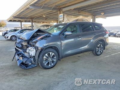 2023 TOYOTA HIGHLANDER HYBRID XLE 5TDKBRCH6PS593086 - główne zdjęcie licytacji z USA - miniatura