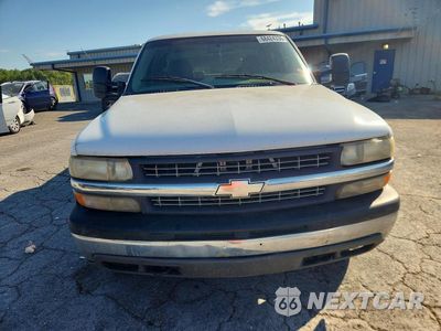 Piąte zdjęcie samochodu w środku: 2001 CHEVROLET SILVERADO K1500 VIN:1GCEK19TX1E168218 - miniatura