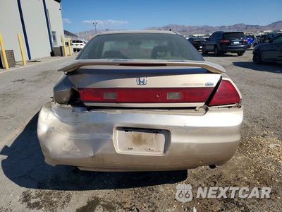 Zdjęcie 6 z 12 samochodu: 2002 HONDA ACCORD EX VIN:1HGCG22562A013525 - miniatura