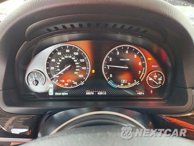 Zdjęcie 9 z 12 samochodu: 2015 BMW 528 I VIN:WBA5A5C55FD517994 - miniatura