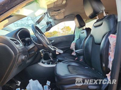 Zdjęcie 7 z 13 samochodu: 2018 JEEP COMPASS LATITUDE VIN:3C4NJDBBXJT256093 - miniatura