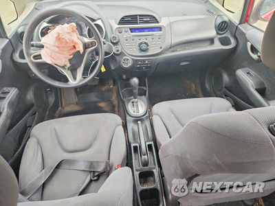 Zdjęcie 8 z 13 samochodu: 2013 HONDA FIT VIN:JHMGE8H33DC024972 - miniatura