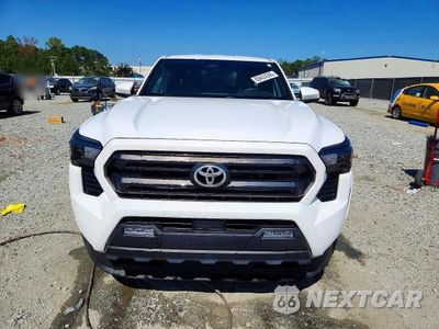 Piąte zdjęcie samochodu w środku: 2024 TOYOTA TACOMA SR5 VIN:3TMKB5FN4RM022757 - miniatura
