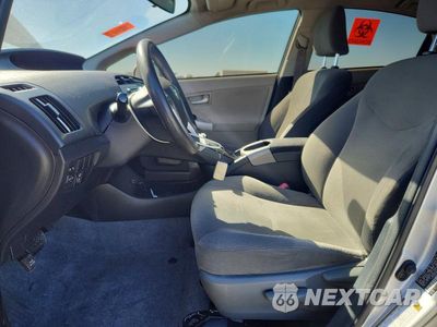 Zdjęcie 7 z 13 samochodu: 2013 TOYOTA PRIUS THREE VIN:JTDKN3DU5D0346107 - miniatura
