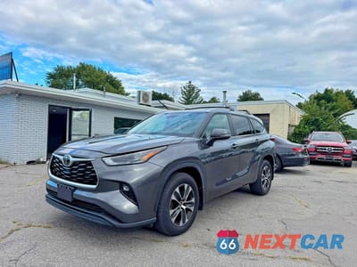 Drugie zdjęcie samochodu z przodu: 2023 TOYOTA HIGHLANDER XLE VIN:5TDKDRBH0PS520310 - miniatura