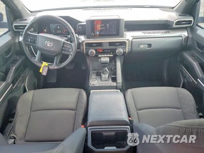 Zdjęcie 8 z 12 samochodu: 2025 TOYOTA TACOMA SR5 VIN:3TMKB5FNXSM038533 - miniatura