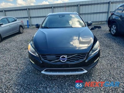 Piąte zdjęcie samochodu w środku: 2017 VOLVO V60 CROSS COUNTRY PREMIER VIN:YV440MWK6H1027224 - miniatura