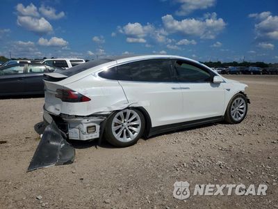 Trzecie zdjęcie samochodu z tyłu: 2016 TESLA MODEL X VIN:5YJXCBE49GF016562 - miniatura
