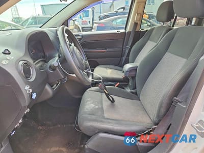 Zdjęcie 7 z 12 samochodu: 2014 JEEP COMPASS SPORT VIN:1C4NJDBBXED625479 - miniatura