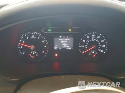 Zdjęcie 9 z 13 samochodu: 2019 KIA SORENTO LX VIN:5XYPG4A33KG506154 - miniatura