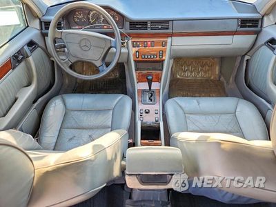 Zdjęcie 8 z 12 samochodu: 1994 MERCEDES-BENZ E 320 VIN:WDBEA32E1RC104813 - miniatura