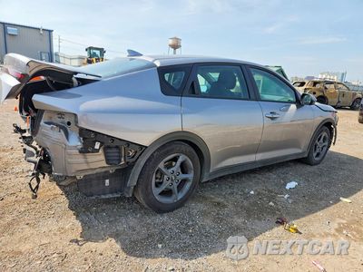 Trzecie zdjęcie samochodu z tyłu: 2025 KIA K4 LXS VIN:3KPFT4DE1SE206954 - miniatura