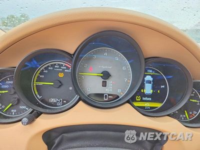 Zdjęcie 9 z 12 samochodu: 2015 PORSCHE CAYENNE SE HYBRID VIN:WP1AE2A23FLA53587 - miniatura