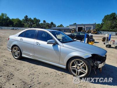 Czwarte zdjęcie samochodu z boku: 2013 MERCEDES-BENZ C 300 4MATIC VIN:WDDGF8AB4DA782403 - miniatura