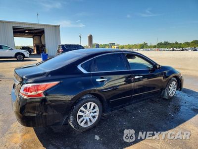 Trzecie zdjęcie samochodu z tyłu: 2015 NISSAN ALTIMA 2.5 S VIN:1N4AL3AP6FC587276 - miniatura