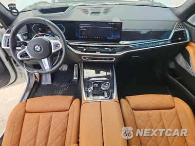 Zdjęcie 8 z 13 samochodu: 2025 BMW X7 XDRIVE40I VIN:5UX23EM03S9Y20884 - miniatura