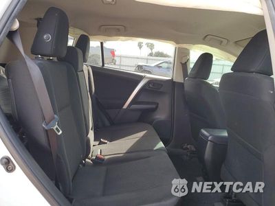 Zdjęcie 10 z 12 samochodu: 2017 TOYOTA RAV4 LE VIN:JTMZFREV2HJ111010 - miniatura