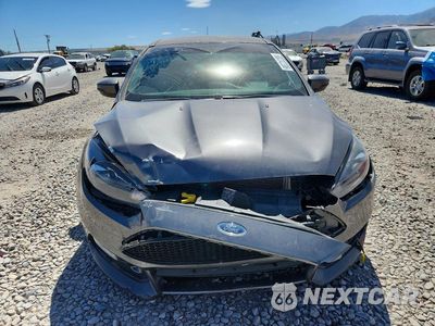 Piąte zdjęcie samochodu w środku: 2018 FORD FOCUS ST VIN:1FADP3L9XJL312440 - miniatura